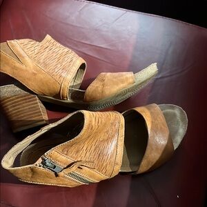 Sofft Tan Leather Heeled Sandals